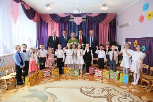 Подарки от ЛУКОЙЛа вручили воспитанникам специализированного детского сада Усинска