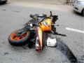 В Усинске мотоциклист без прав наехал на атомобиль