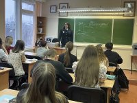 Сотрудники ОМВД России по г. Усинску провели профмероприятие со старшеклассниками