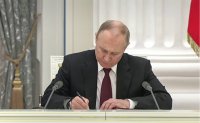 Президент России Владимир Путин подписал указы о признании ЛНР и ДНР