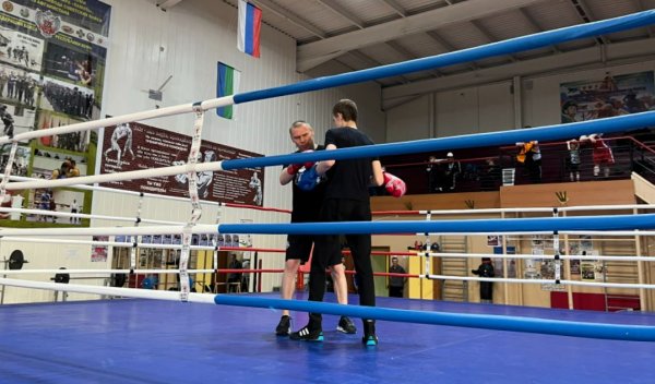 Призёр Олимпийских игр, чемпион России по боксу Владимир Никитин научил усинских ребят держать удар