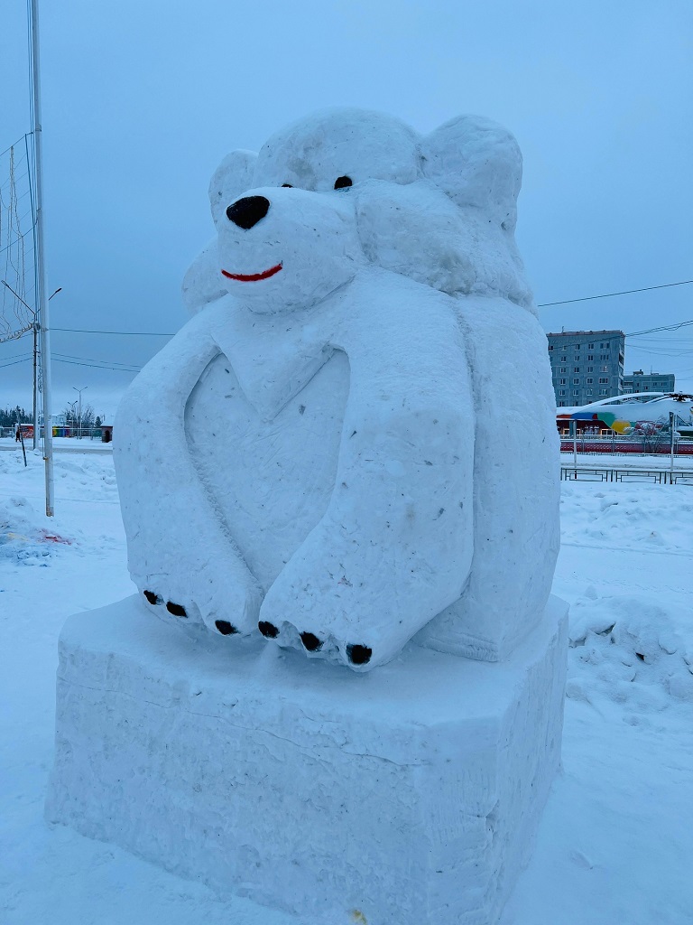 В Усинске создали снежные фигуры | 19.12.2022 | Усинск - БезФормата