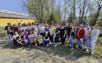 Сотрудники администрации приняли участие в общегородском субботнике Сотрудники администрации приняли участие в общегородском субботнике