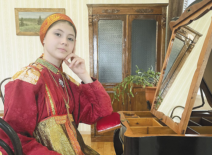 Сквозь века и поколения Сквозь века и поколения