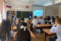 В Коми поднимают зарплаты учителям В Коми поднимают зарплаты учителям