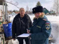 Усинским дачникам напомнили правила пожарной безопасности Усинским дачникам напомнили правила пожарной безопасности
