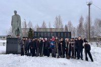 Школьники Усинска вошли в топ-10 региона по итогам «Весенней недели добра» Школьники Усинска вошли в топ-10 региона по итогам «Весенней недели добра»