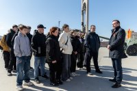 Инсталляция как память: обновленная площадь в Усинске для увлеченных историей подростков Инсталляция как память: обновленная площадь в Усинске для увлеченных историей подростков