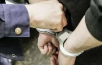 Полицейские Усинска задержали нетрезвого вахтовика, сообщившего о «захваченных заложниках» Полицейские Усинска задержали нетрезвого вахтовика, сообщившего о «захваченных заложниках»