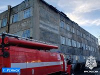 В промзоне Усинска произошел пожар В промзоне Усинска произошел пожар